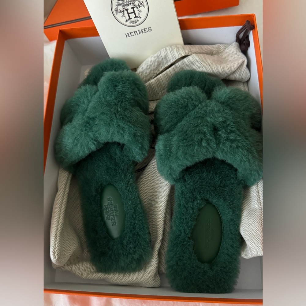 Hermes Oran Shearling Sandals size35